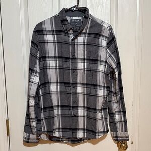 GUESS Men's Size Small Plaid Button-Down Shirt